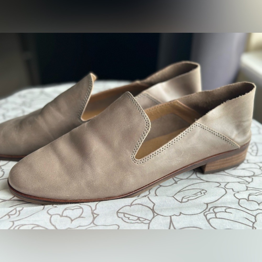 Lucky Brand LK-Cahill Taupe Leather Slip On Loafer Shoes Women’s sz 9.5